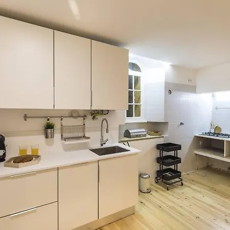 Historical Santos * Lisbon